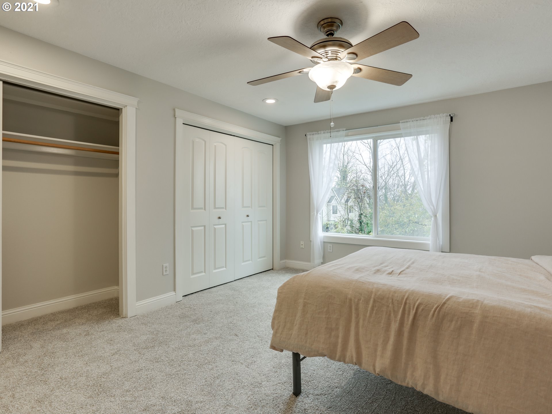 4808 Southwest View Point Terrace Portland, OR 97239 - Photo 19 of 31 Gallery Image 19