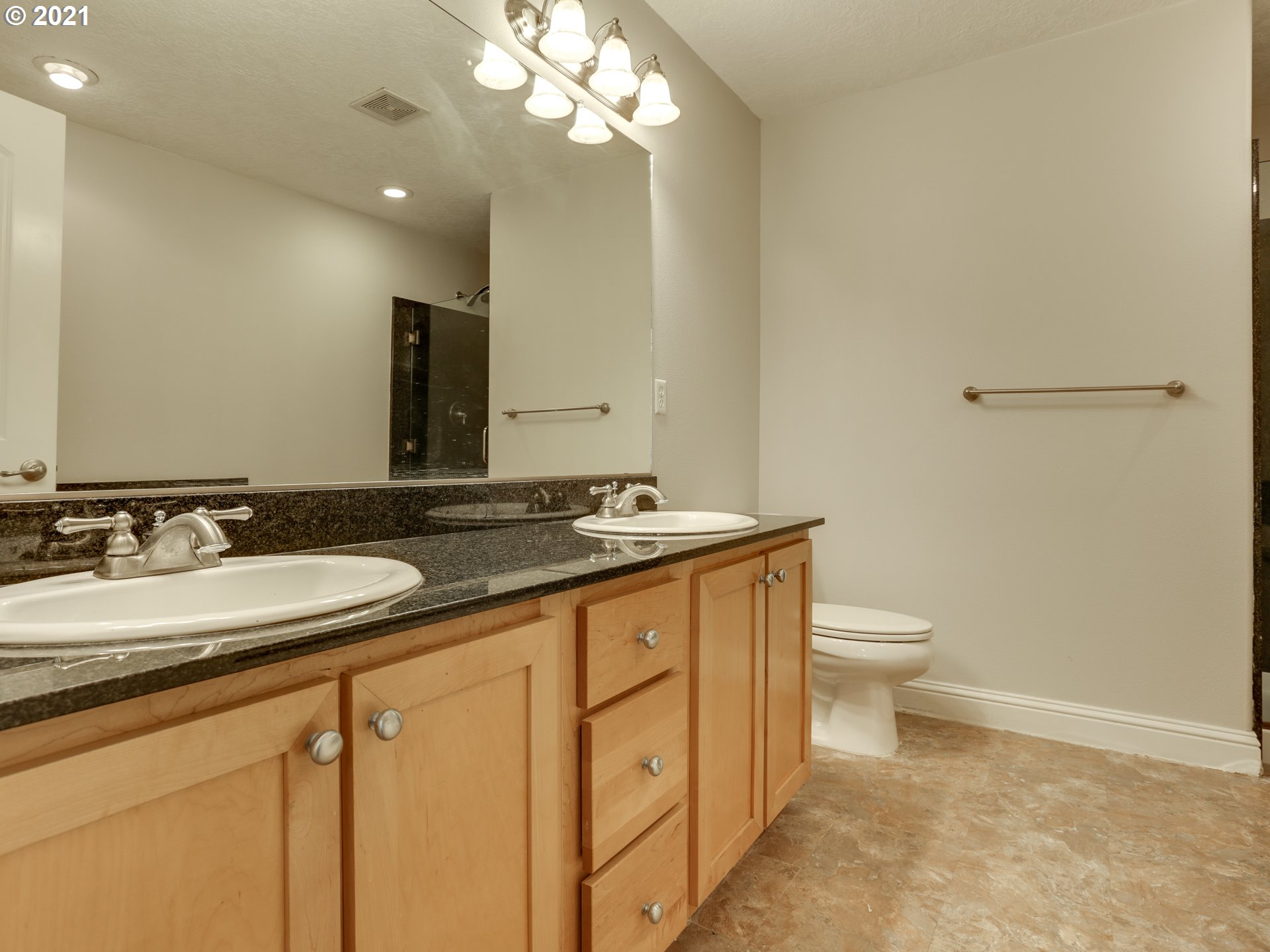 4808 Southwest View Point Terrace Portland, OR 97239 - Photo 20 of 31 Gallery Image 20