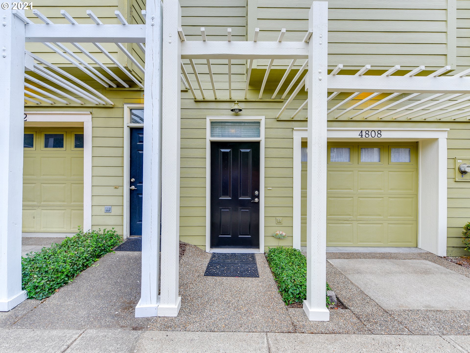 4808 Southwest View Point Terrace Portland, OR 97239 - Photo 3 of 31 Gallery Image 3