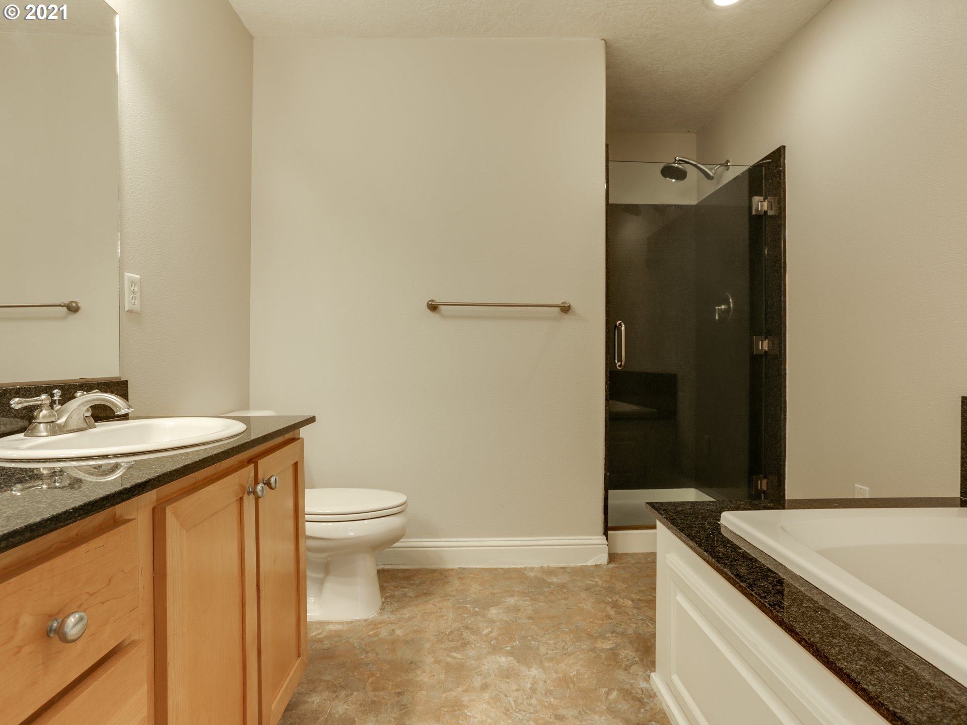 4808 Southwest View Point Terrace Portland, OR 97239 - Photo 21 of 31 Gallery Image 21