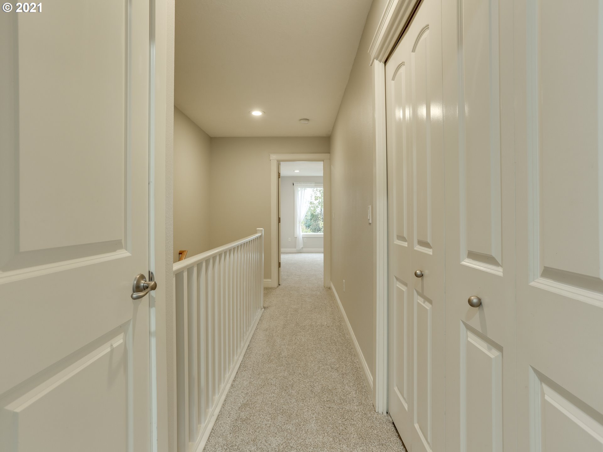 4808 Southwest View Point Terrace Portland, OR 97239 - Photo 25 of 31 Gallery Image 25