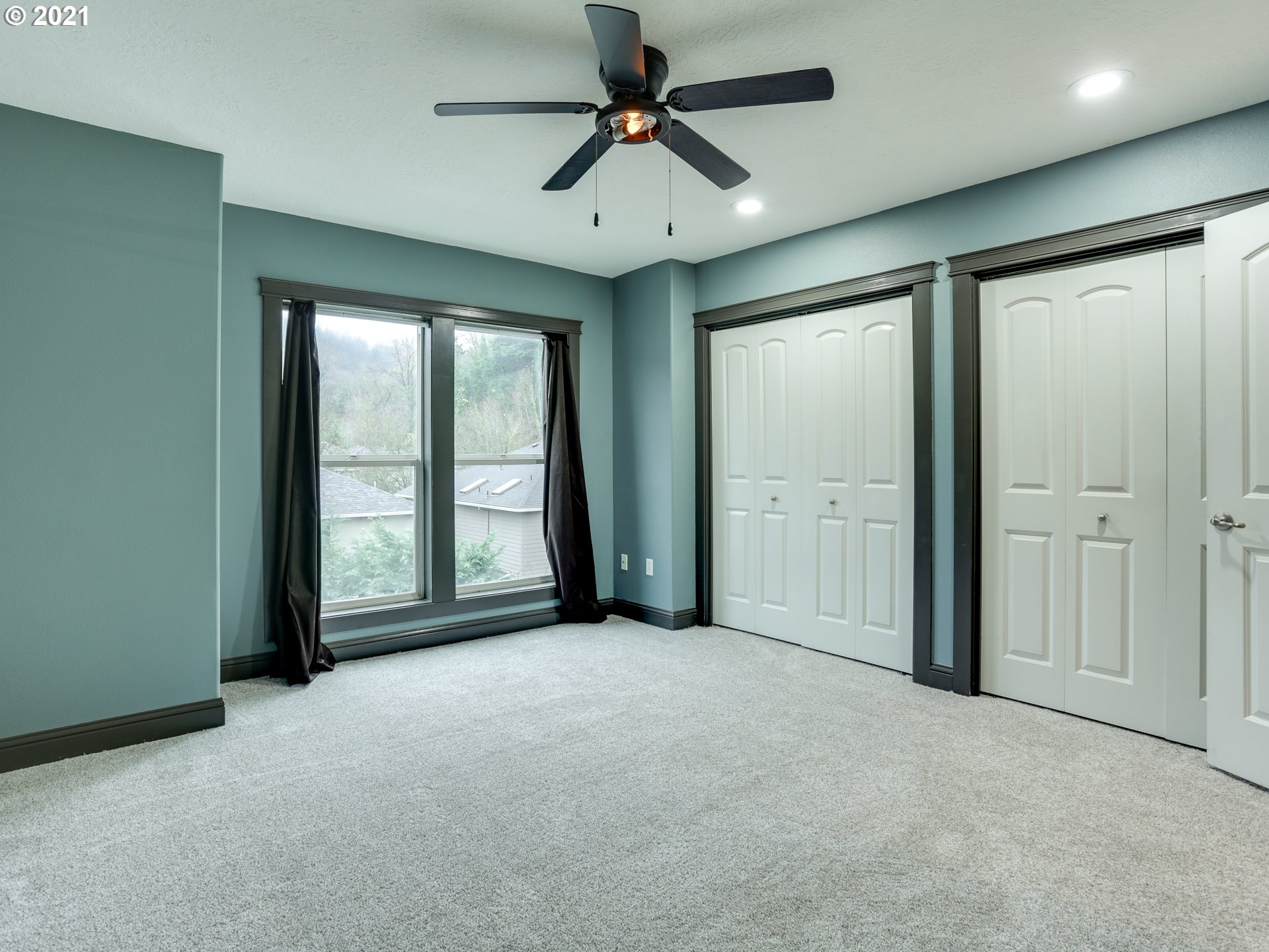 4808 Southwest View Point Terrace Portland, OR 97239 - Photo 26 of 31 Gallery Image 26