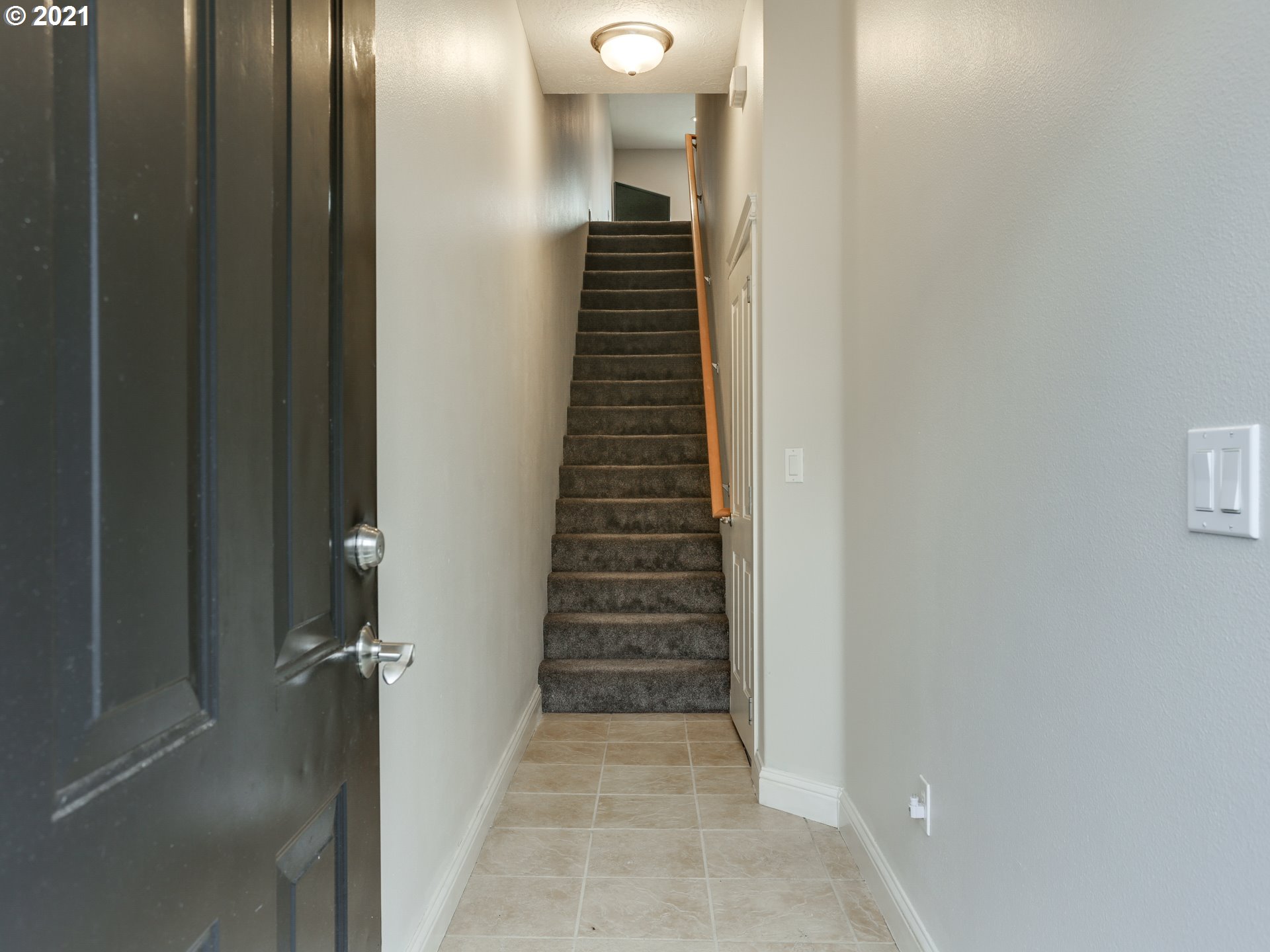 4808 Southwest View Point Terrace Portland, OR 97239 - Photo 4 of 31 Gallery Image 4