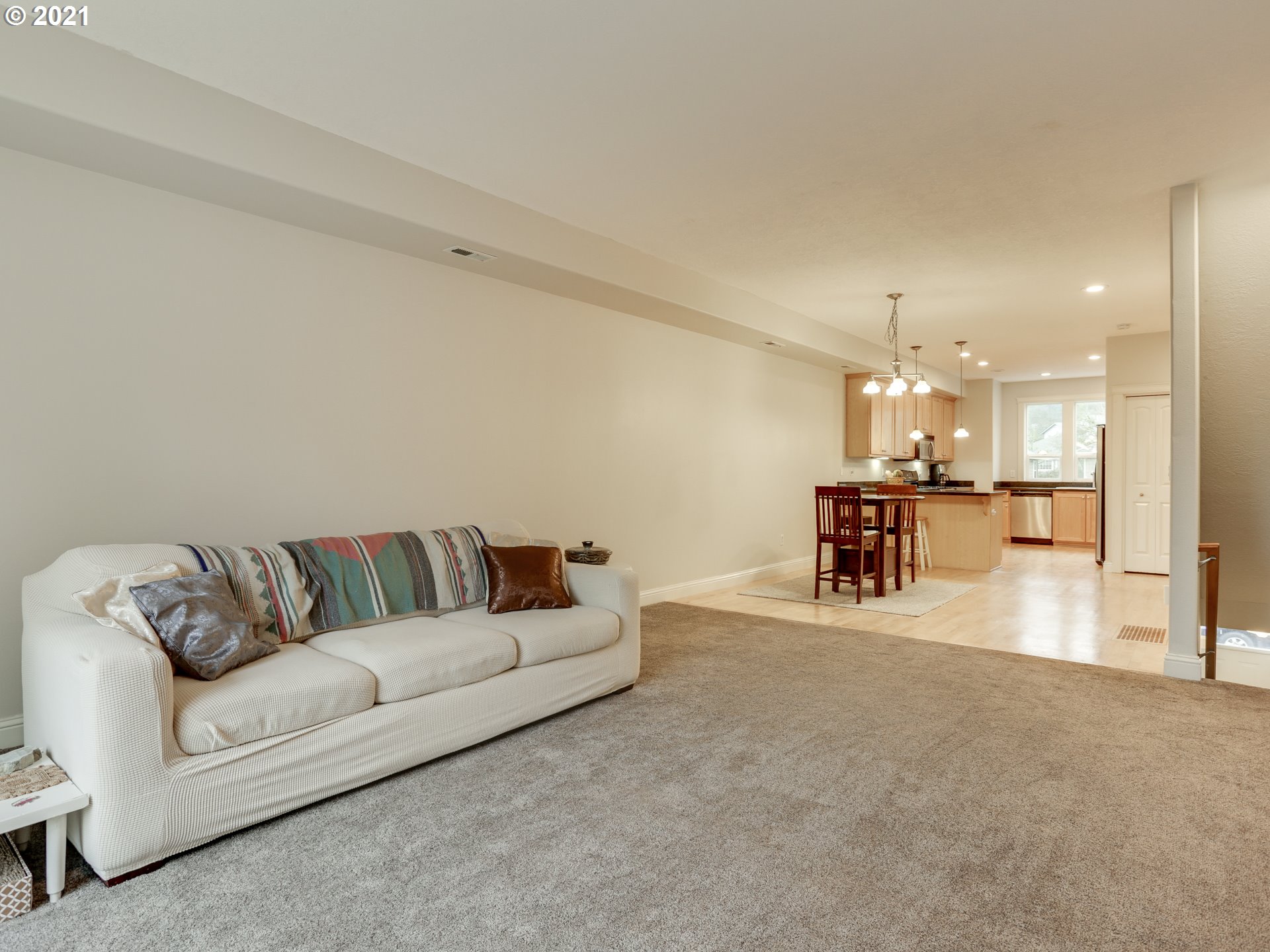 4808 Southwest View Point Terrace Portland, OR 97239 - Photo 5 of 31 Gallery Image 5