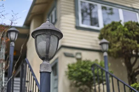 $1,498,000 | 1361 Oakland Avenue, Piedmont, CA 94611