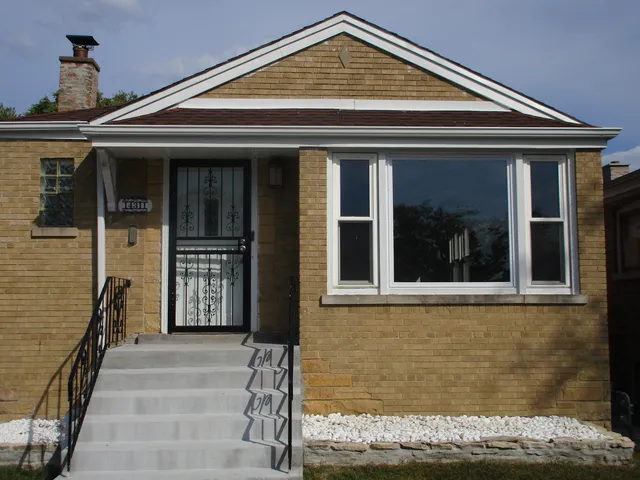 $169,000 | 14311 South Clark Street, Riverdale, IL 60827