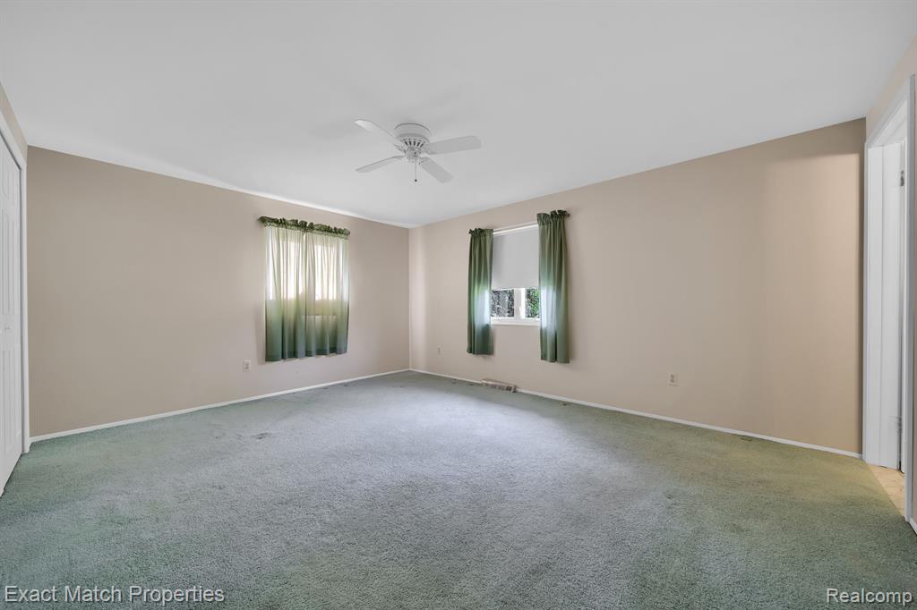 484 Rowe Road Milford, MI 48380 - Photo 25 of 49