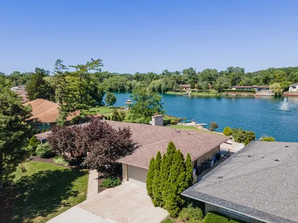 $1,200,000 | 1866 Berry Lane, Des Plaines, IL 60018