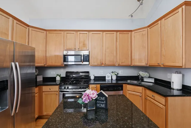 $240,000 | 4426 South Calumet Avenue, Unit 3, Chicago, IL 60653