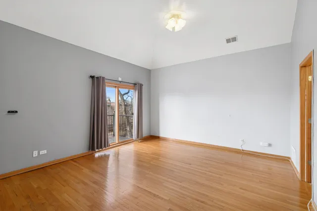 $240,000 | 4426 South Calumet Avenue, Unit 3, Chicago, IL 60653