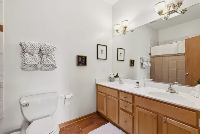 $240,000 | 4426 South Calumet Avenue, Unit 3, Chicago, IL 60653