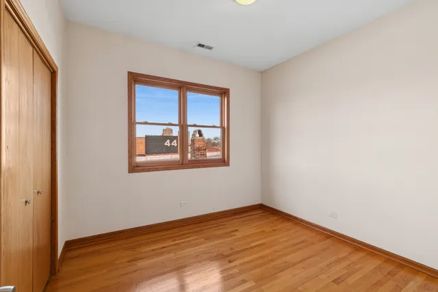 $240,000 | 4426 South Calumet Avenue, Unit 3, Chicago, IL 60653