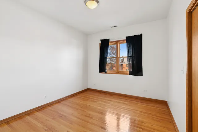 $240,000 | 4426 South Calumet Avenue, Unit 3, Chicago, IL 60653