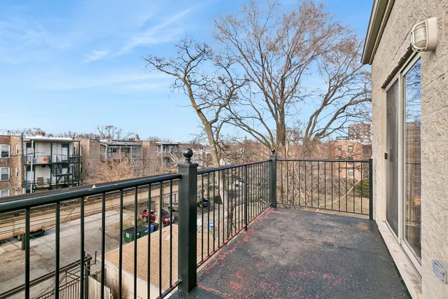 $240,000 | 4426 South Calumet Avenue, Unit 3, Chicago, IL 60653