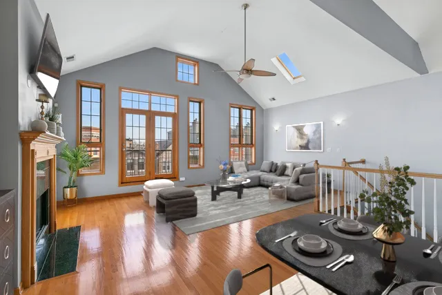 $240,000 | 4426 South Calumet Avenue, Unit 3, Chicago, IL 60653