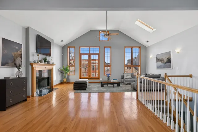 $240,000 | 4426 South Calumet Avenue, Unit 3, Chicago, IL 60653