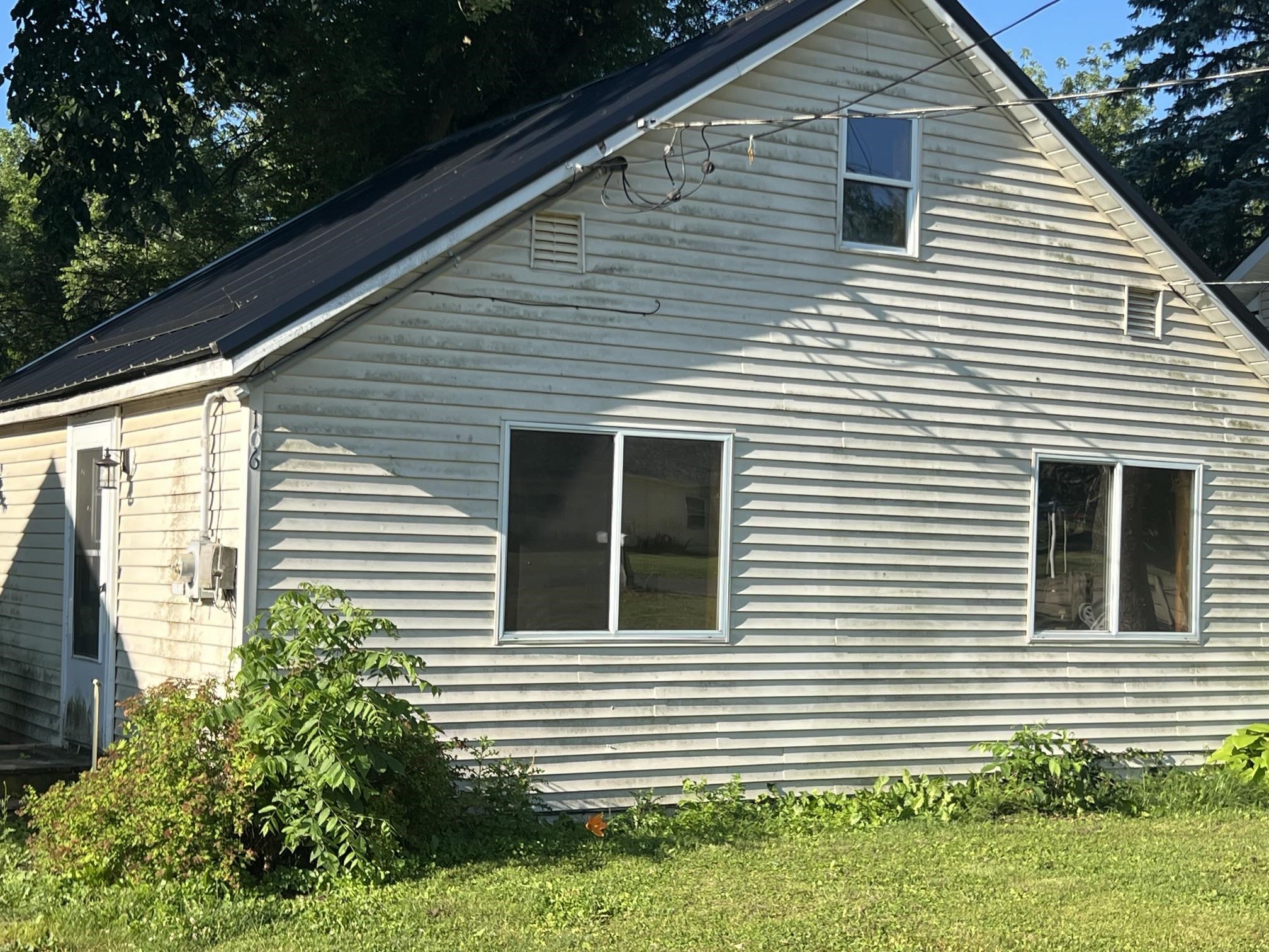 106 Webster Street Ithaca, MI 48847 - Photo 3 of 11