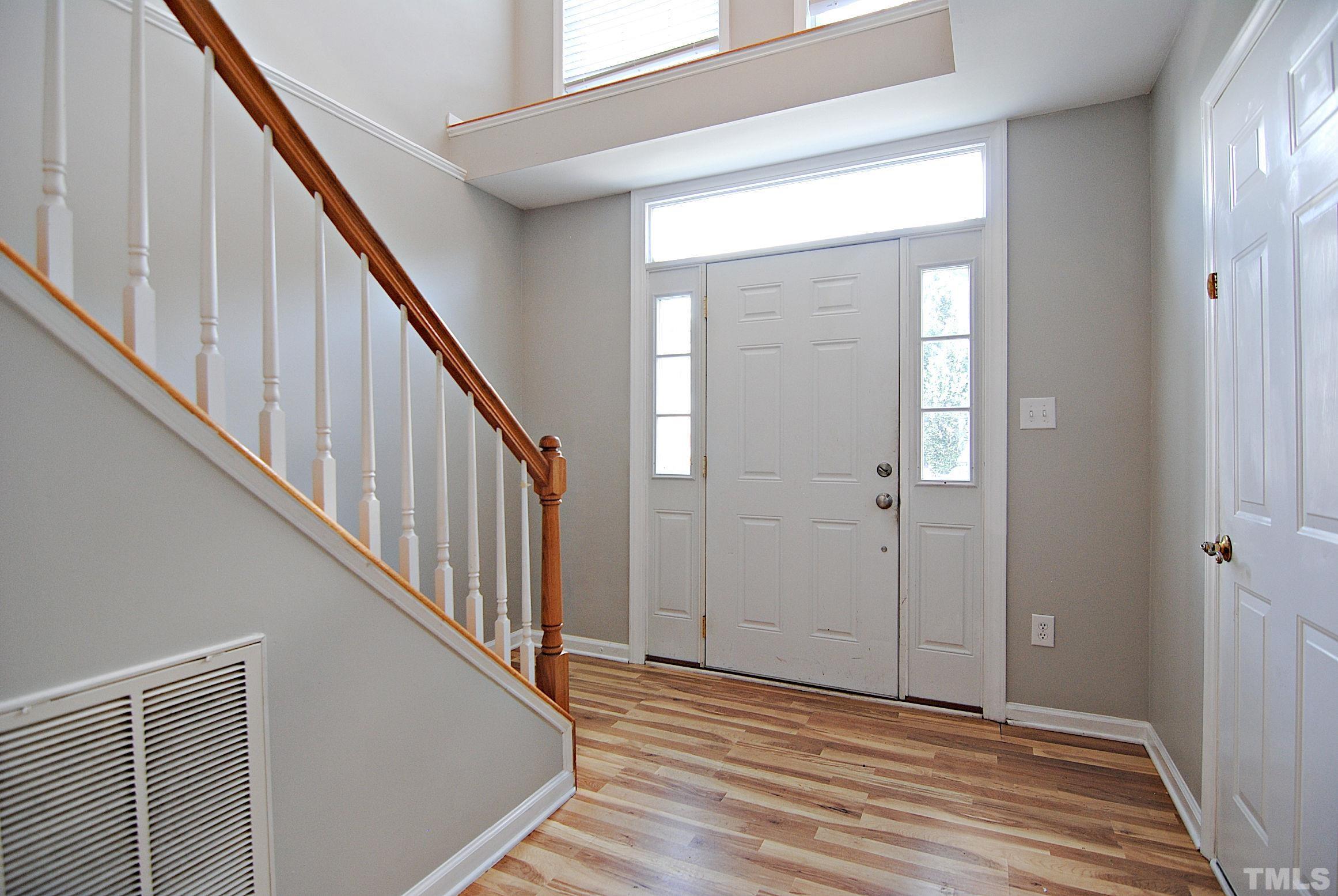 5530 Vista View Court Raleigh, NC 27612 - Photo 2 of 28 Gallery Image 2