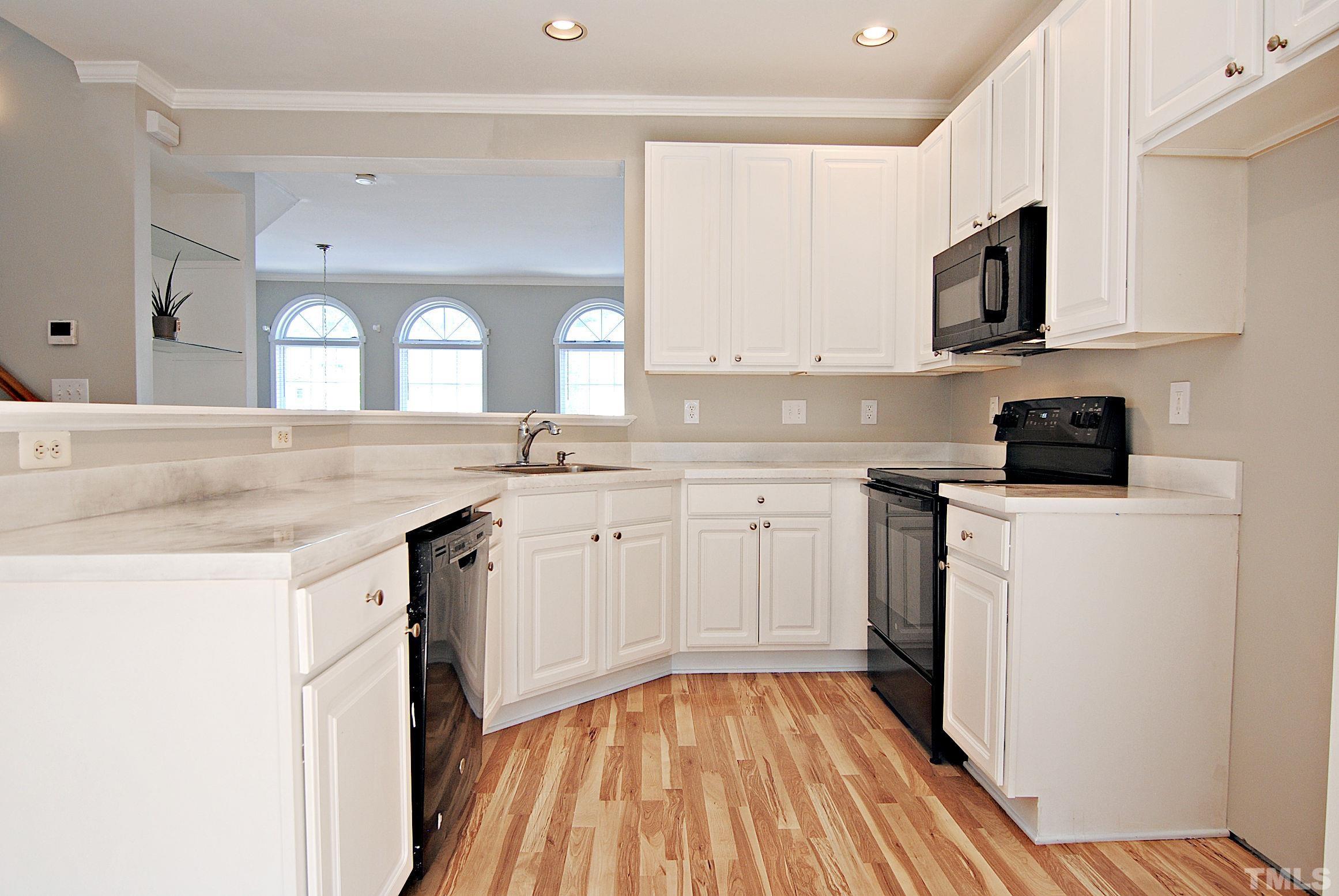 5530 Vista View Court Raleigh, NC 27612 - Photo 10 of 28 Gallery Image 10