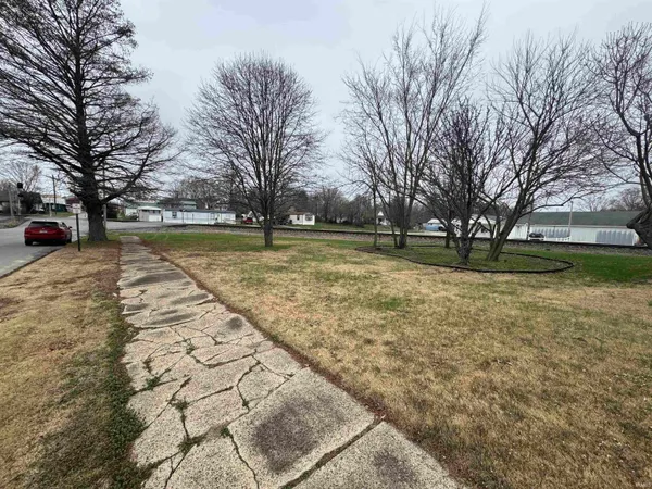 $25,000 | 320 East Harrison Street, Oakland City, IN 47660