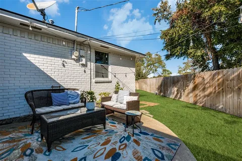 $399,900 | 2410 St Francis Avenue, Dallas, TX 75228