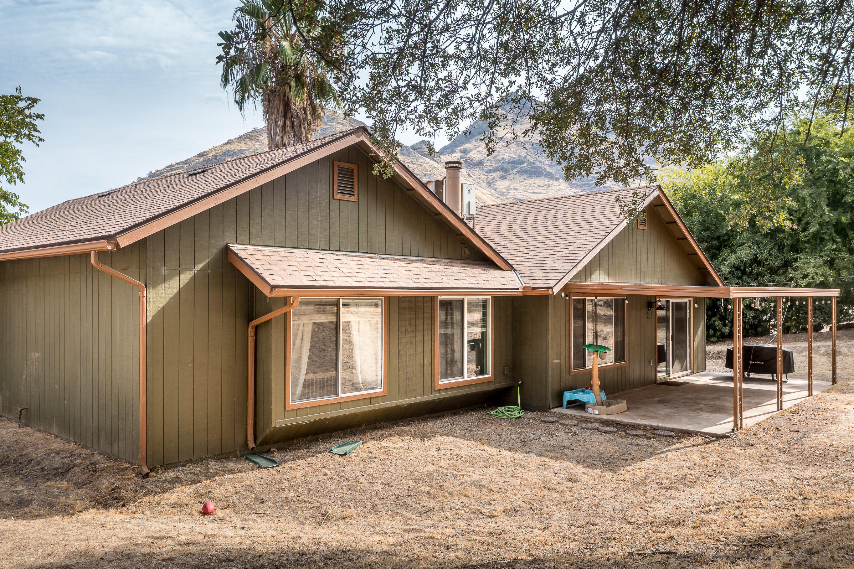 41085 Oak Ridge Drive Three Rivers, CA 93271 - Photo 26 of 39 -