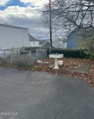 $235,000 | 58 Lincoln Avenue, Amsterdam, NY 12010