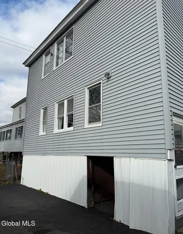 $235,000 | 58 Lincoln Avenue, Amsterdam, NY 12010