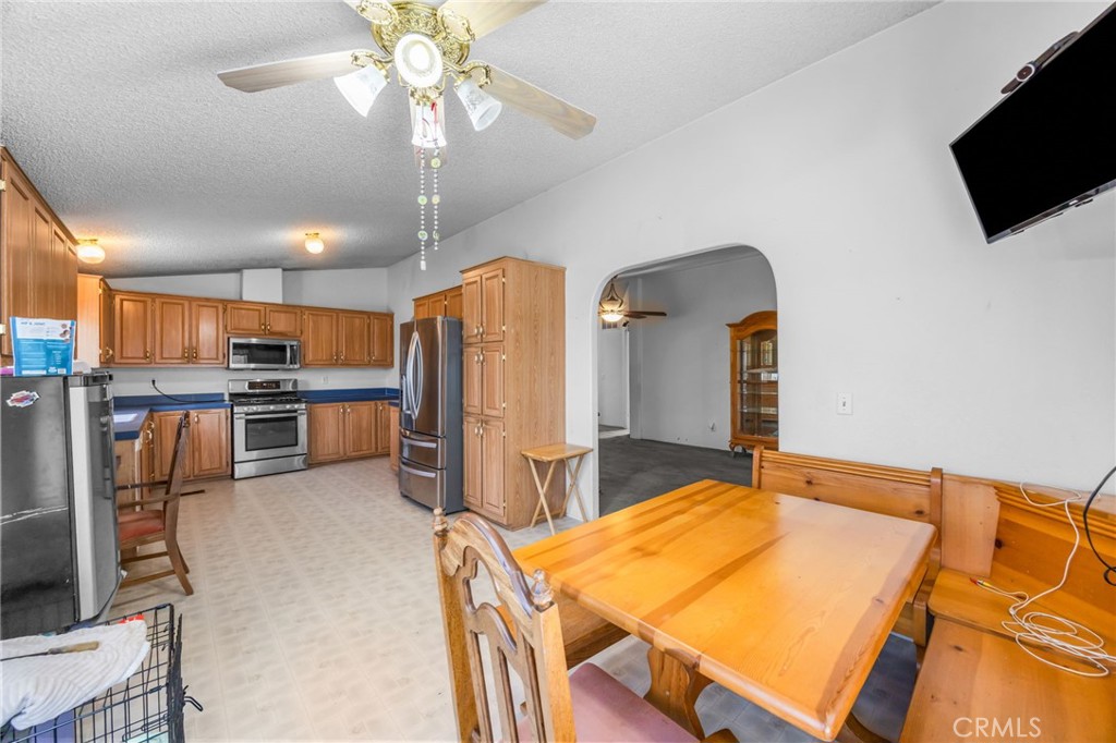 22265 Marquez Road Perris, CA 92570 - Photo 7 of 31