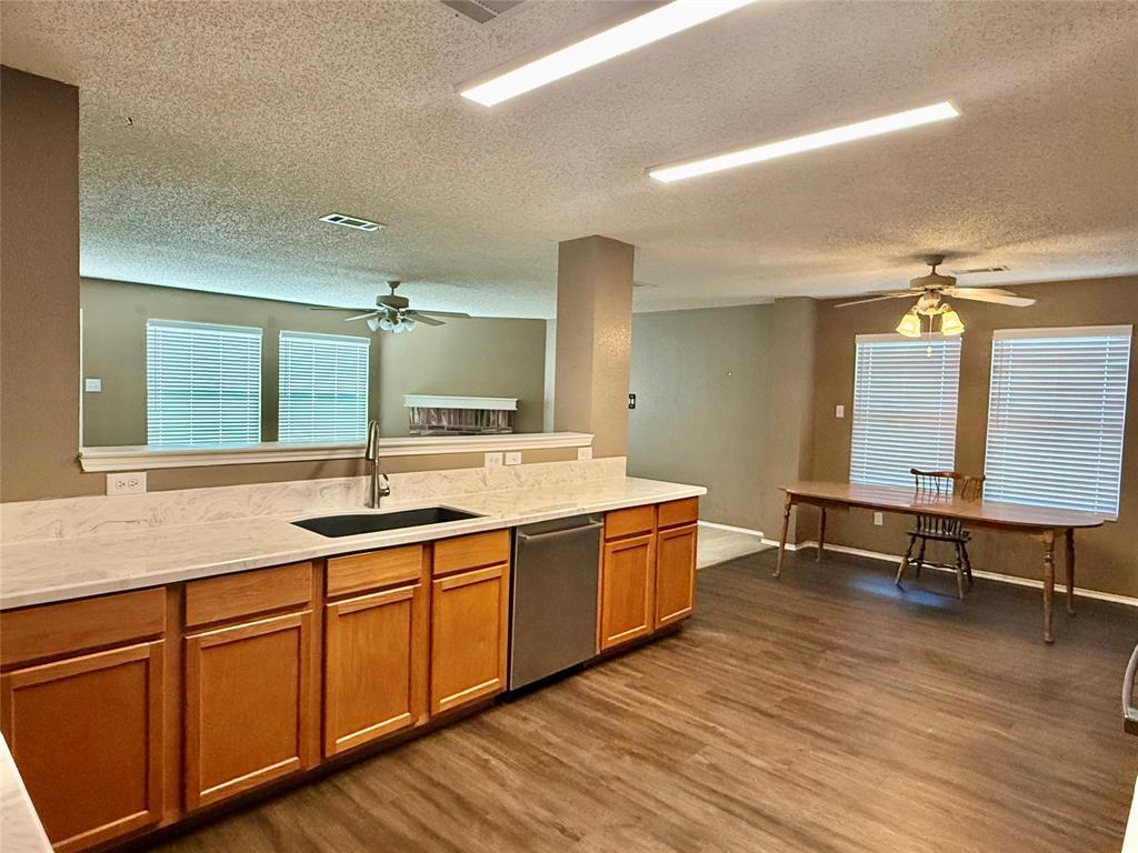 930 Dunkirk Lane Arlington, TX 76017 - Photo 13 of 35