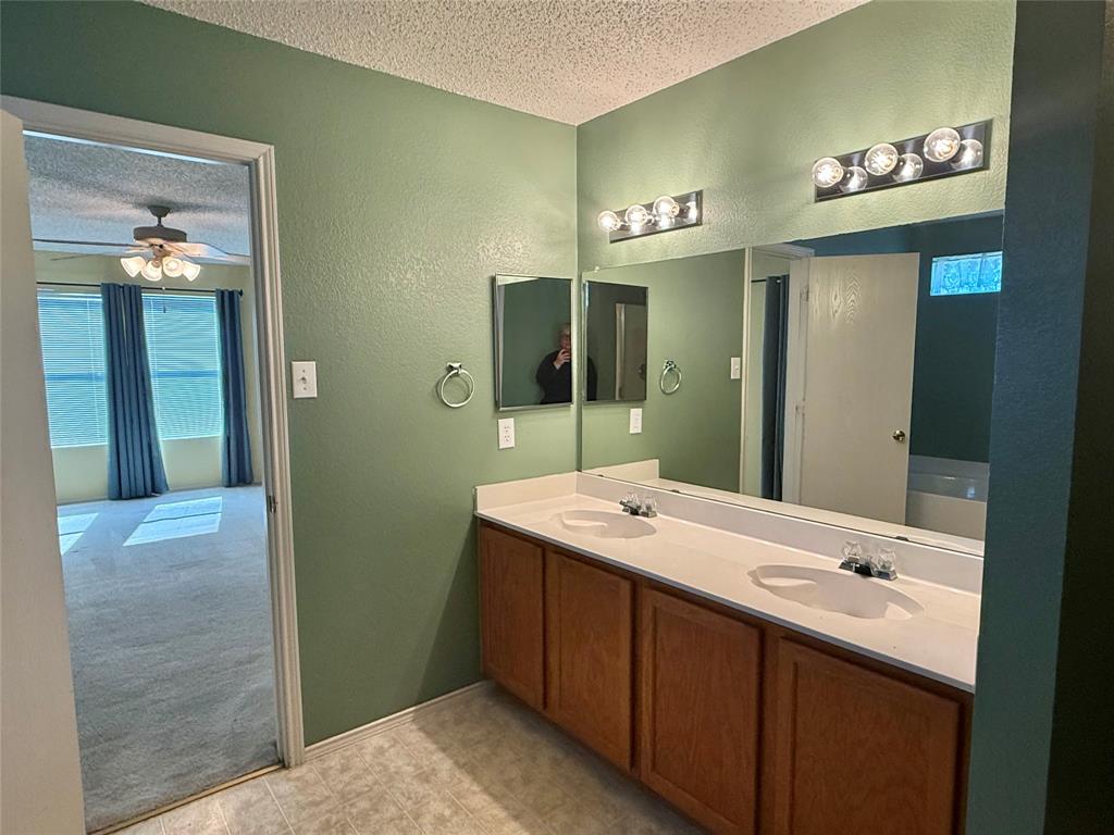 930 Dunkirk Lane Arlington, TX 76017 - Photo 18 of 35