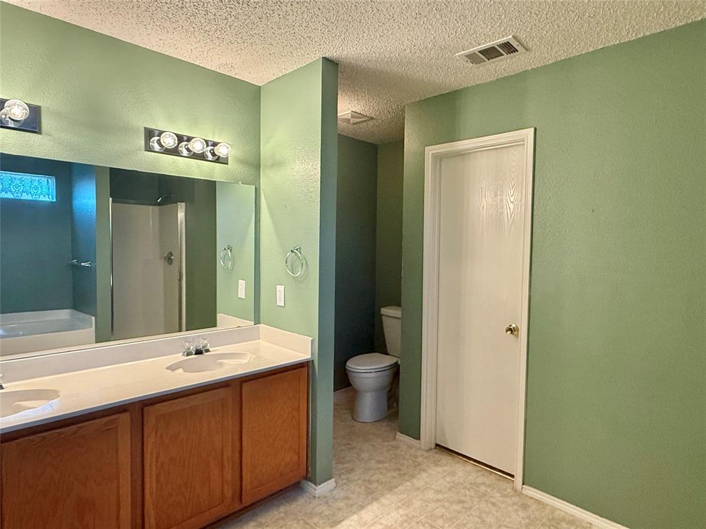 930 Dunkirk Lane Arlington, TX 76017 - Photo 19 of 35