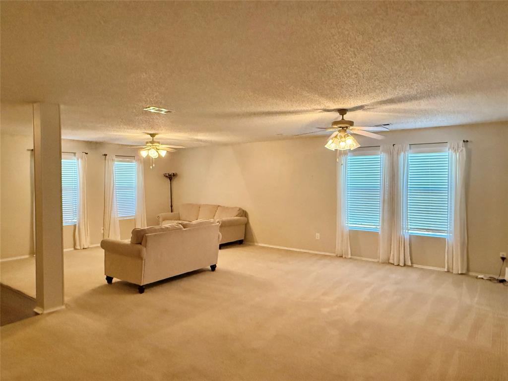 930 Dunkirk Lane Arlington, TX 76017 - Photo 4 of 35