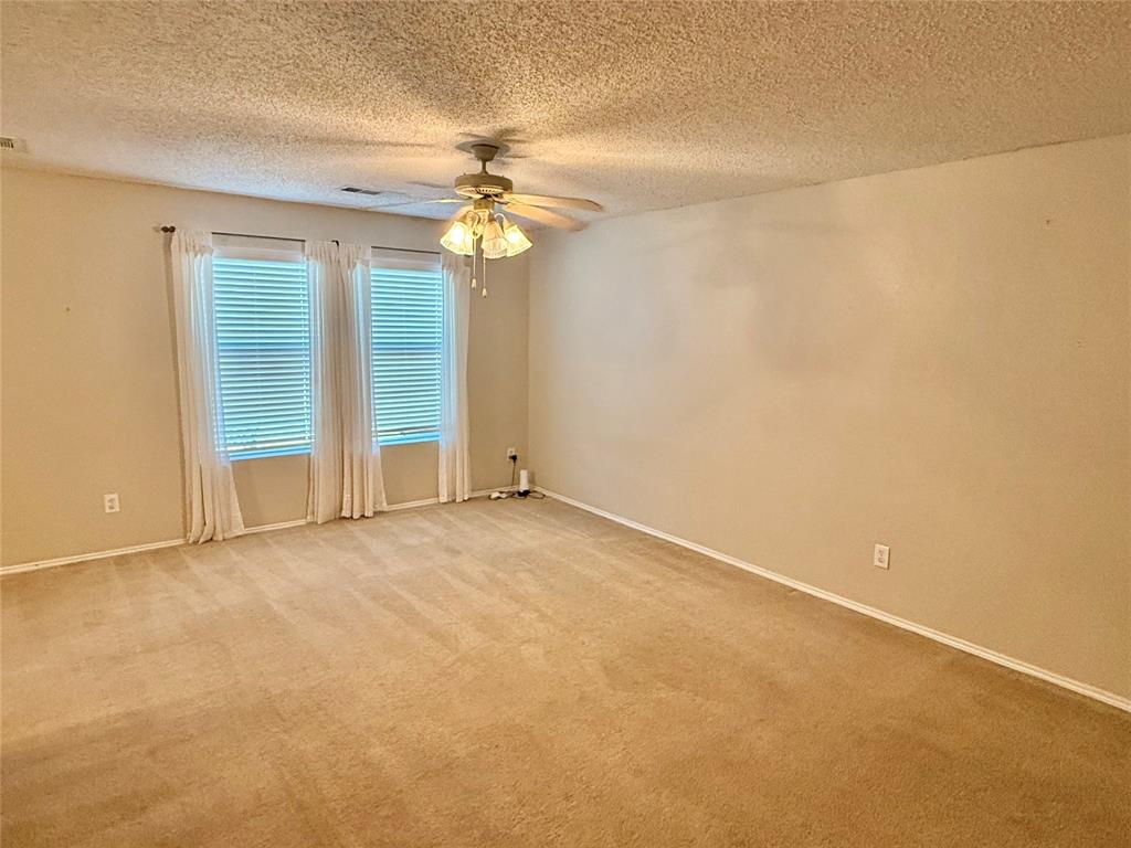 930 Dunkirk Lane Arlington, TX 76017 - Photo 7 of 35