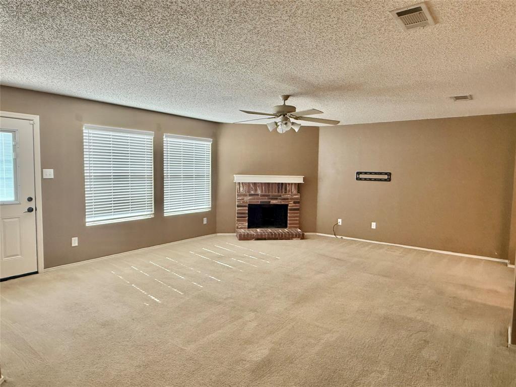 930 Dunkirk Lane Arlington, TX 76017 - Photo 8 of 35