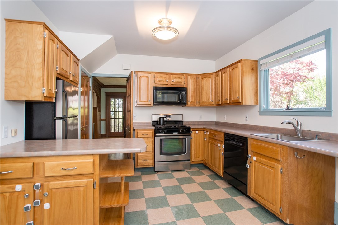 49 Lowden Street Pawtucket, RI 02860 - Photo 18 of 40 Gallery Image 18