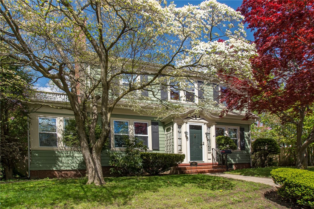 49 Lowden Street Pawtucket, RI 02860 - Photo 2 of 40 Gallery Image 2