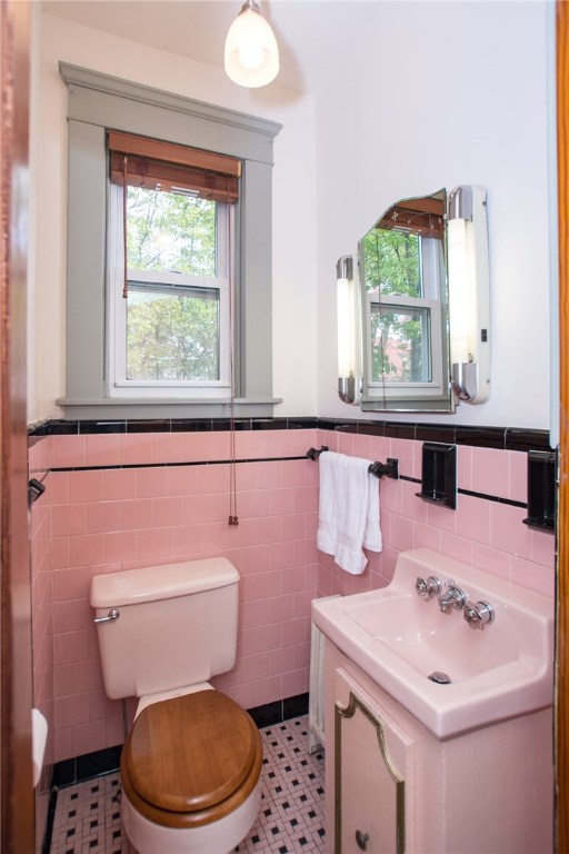 49 Lowden Street Pawtucket, RI 02860 - Photo 25 of 40 Gallery Image 25