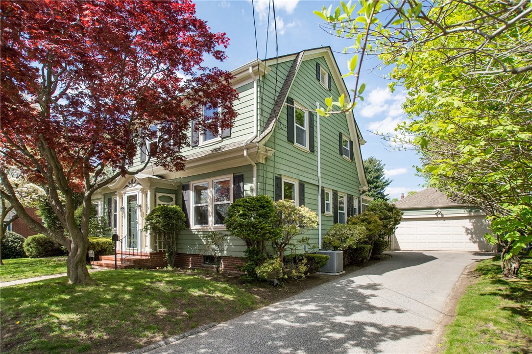 49 Lowden Street Pawtucket, RI 02860 - Photo 3 of 40 Gallery Image 3