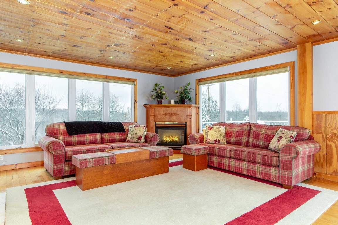 2016 Cross Road Jay, VT 05859 - Photo 6 of 25 Gallery Image 6