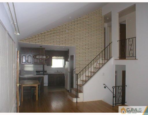 33 Eardley Road Edison, NJ 08817 - Photo 3 of 10 Gallery Image 3