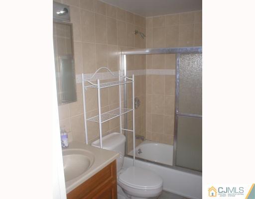 33 Eardley Road Edison, NJ 08817 - Photo 6 of 10 Gallery Image 6