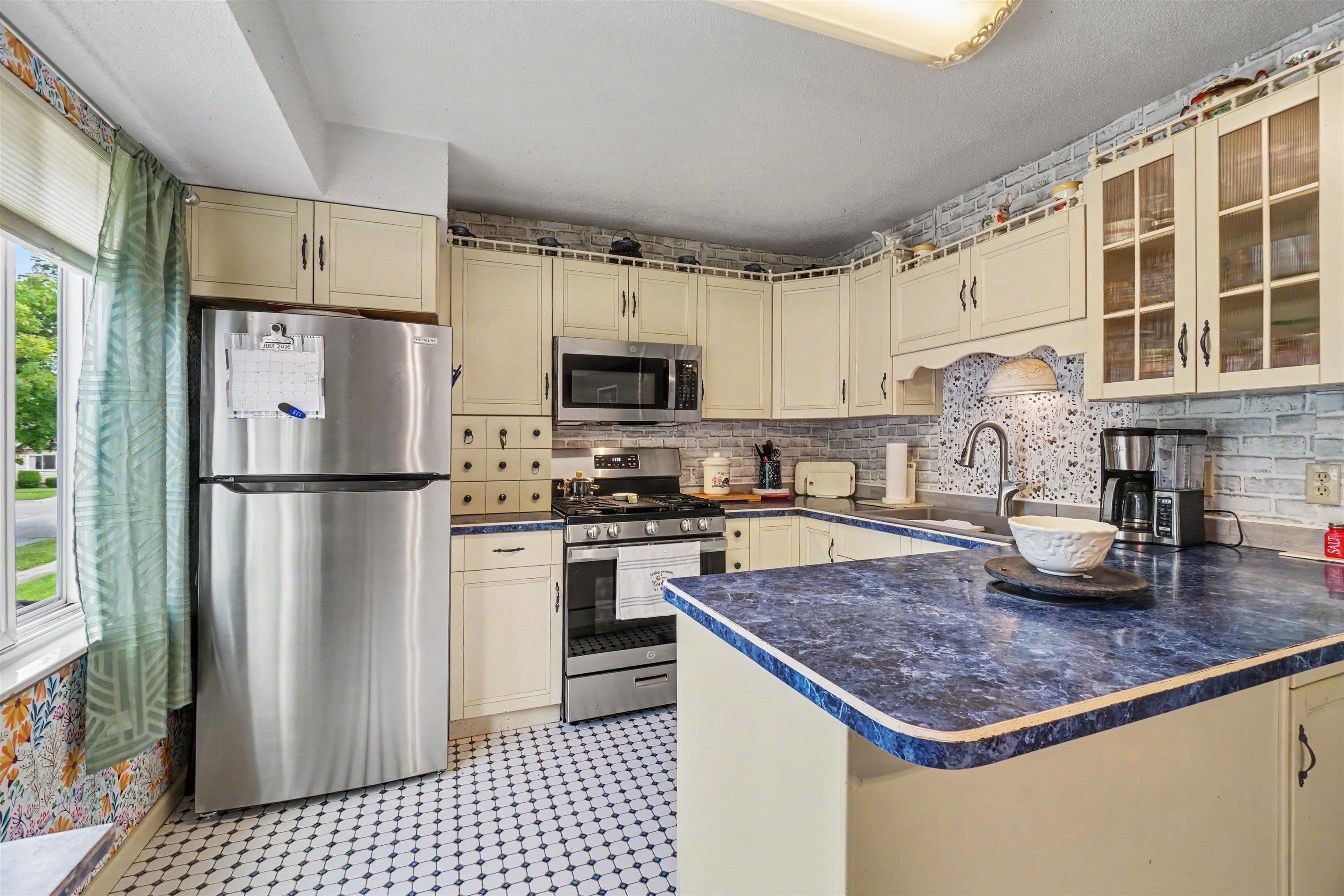 807 South Monroe Street Bay City, MI 48708 - Photo 6 of 20