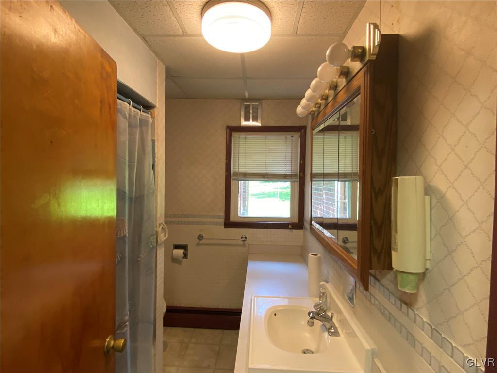 2278 Easton Road Bethlehem, PA 18015 - Photo 26 of 35 Gallery Image 26