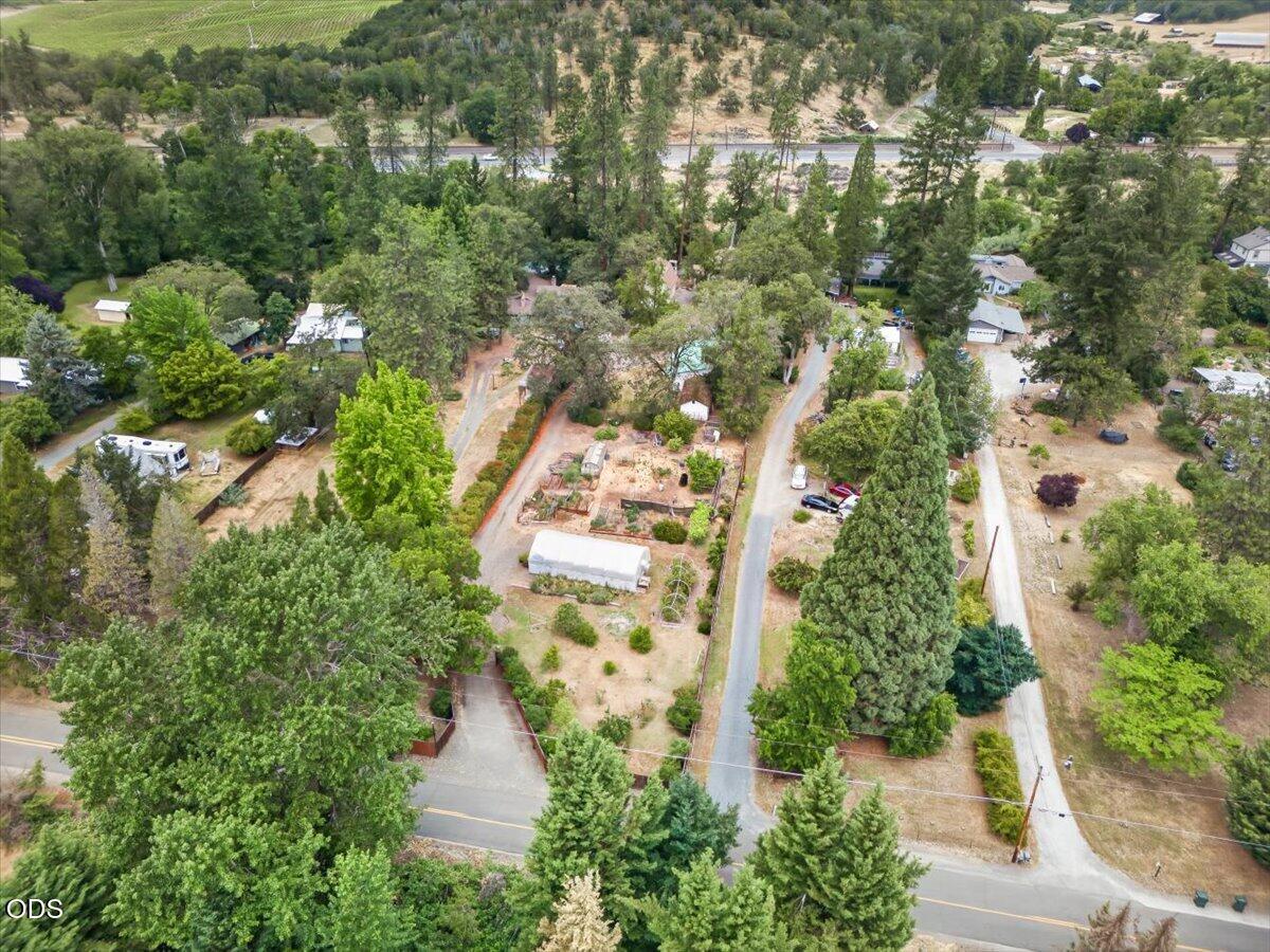 2204 Lampman Road Gold Hill, OR 97525 - Photo 50 of 54