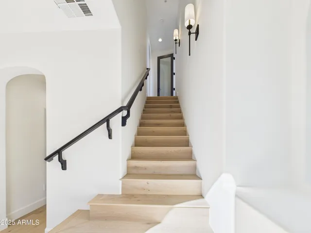 $1,025,000 | 20704 North 90th Place, Unit 1015, Scottsdale, AZ 85255