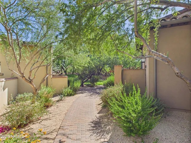 $1,025,000 | 20704 North 90th Place, Unit 1015, Scottsdale, AZ 85255