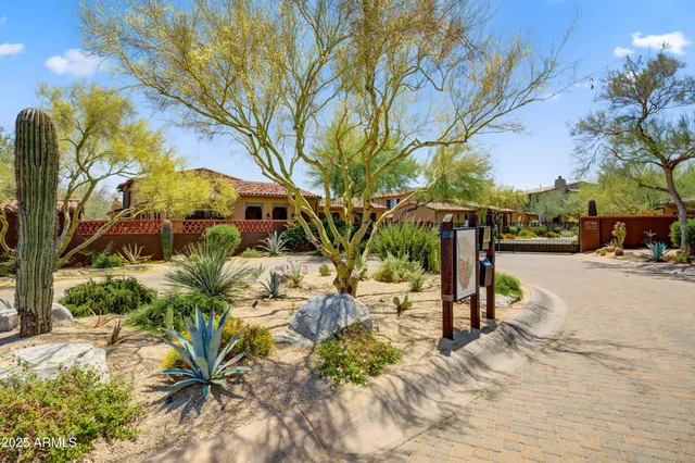 $1,025,000 | 20704 North 90th Place, Unit 1015, Scottsdale, AZ 85255