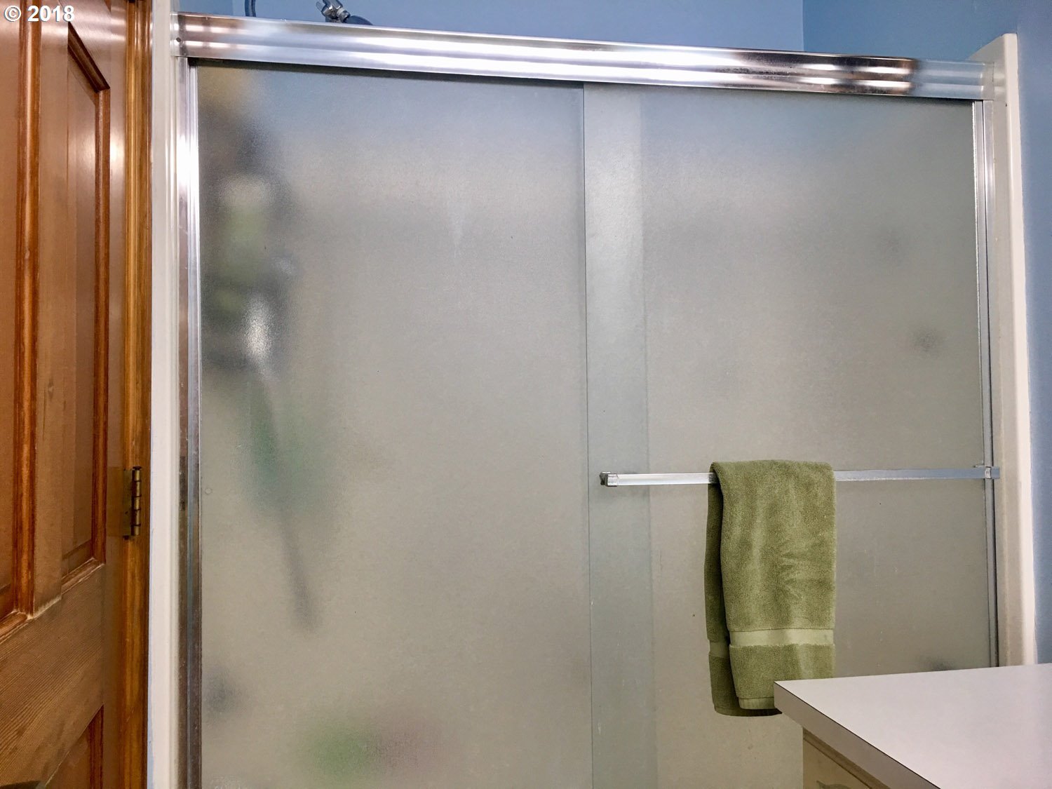 65707 East Barlow Trail Road Rhododendron, OR 97049 - Photo 18 of 32 a bathroom with a shower