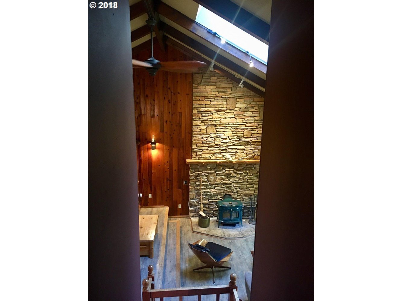 65707 East Barlow Trail Road Rhododendron, OR 97049 - Photo 20 of 32 a view of a hallway with furniture and front door